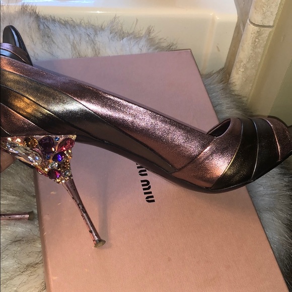 Beautiful Miu Miu heels - Picture 5 of 8